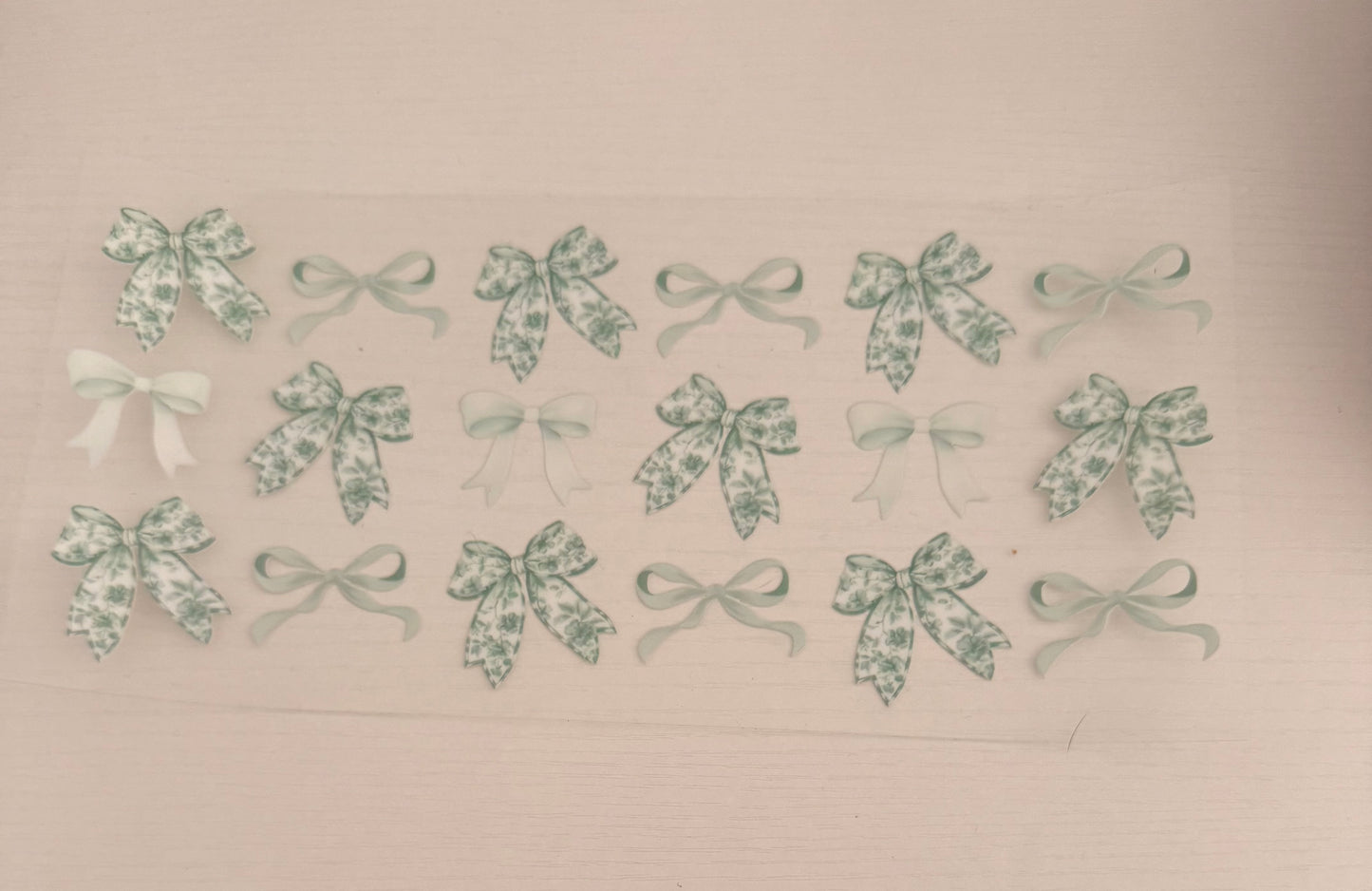 Green bow